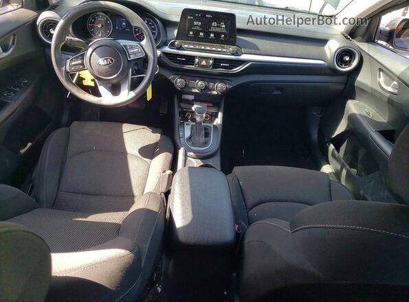 3KPF24AD4ME296747 2021 KIA FORTE Gray Widok deski rozdzielczej