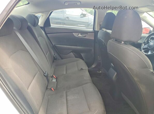 3KPF24AD4ME334266 2021 KIA FORTE Серебряный Вид задних сидений
