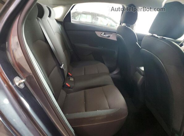 3KPF24AD4RE806831 2024 KIA FORTE Gray Vista de los asientos traseros
