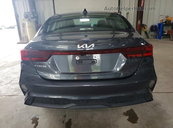 3KPF24AD4RE806831 2024 KIA FORTE Gray Vista trasera