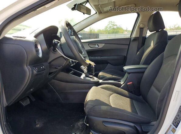 3KPF24AD5ME298605 2021 KIA FORTE White Vista interior delantera