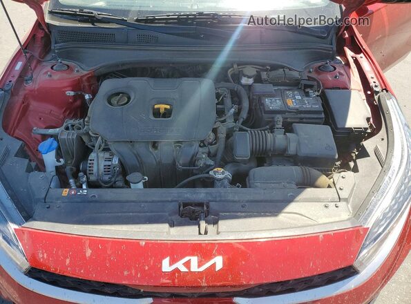 3KPF24AD5PE550129 2023 KIA FORTE Red Вид задньої частини салону