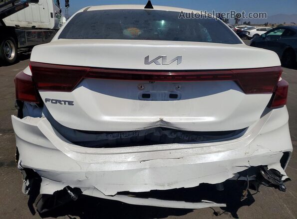3KPF24AD5PE560725 2023 KIA FORTE White Widok z tyłu