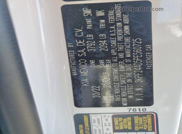 3KPF24AD5PE560725 2023 KIA FORTE White Widok naklejki z numerem VIN