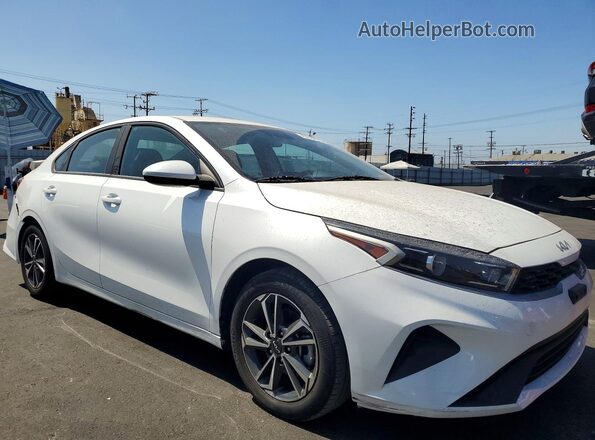 3KPF24AD5PE560725 2023 KIA FORTE White Przód prawy