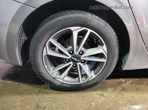 3KPF24AD5RE751841 2024 KIA FORTE Silver 