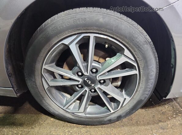 3KPF24AD5RE751841 2024 KIA FORTE Silver 