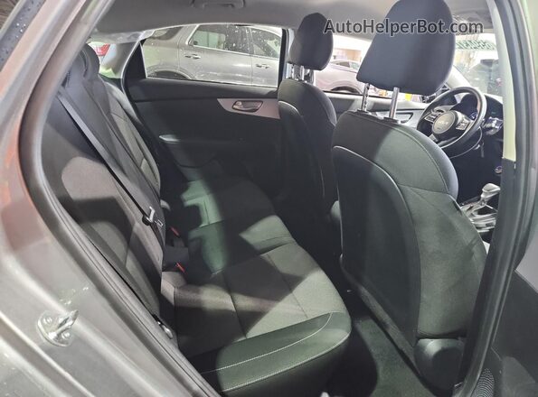 3KPF24AD5RE751841 2024 KIA FORTE Silver 