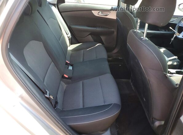 3KPF24AD5RE834038 2024 KIA FORTE Gray Հետևի նստատեղերի տեսք