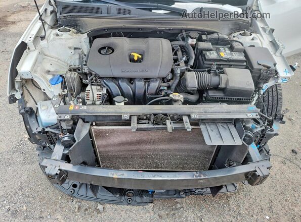 3KPF24AD6PE537485 2023 KIA FORTE White Widok wnętrza z tyłu