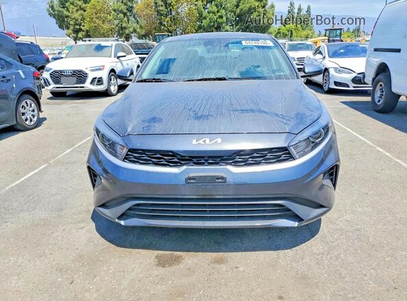 3KPF24AD6RE751475 2024 KIA FORTE Blue Front view