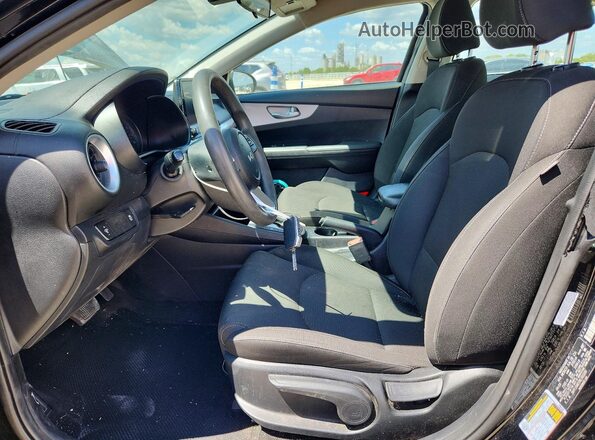 3KPF24AD7RE783206 2024 KIA FORTE Black Widok wnętrza z przodu