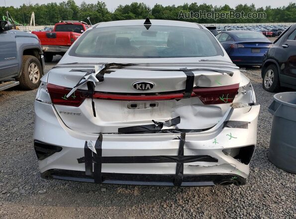 3KPF24AD8ME287808 2021 KIA FORTE Silver Widok z tyłu