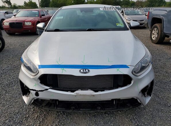 3KPF24AD8ME287808 2021 KIA FORTE Silver Widok z przodu