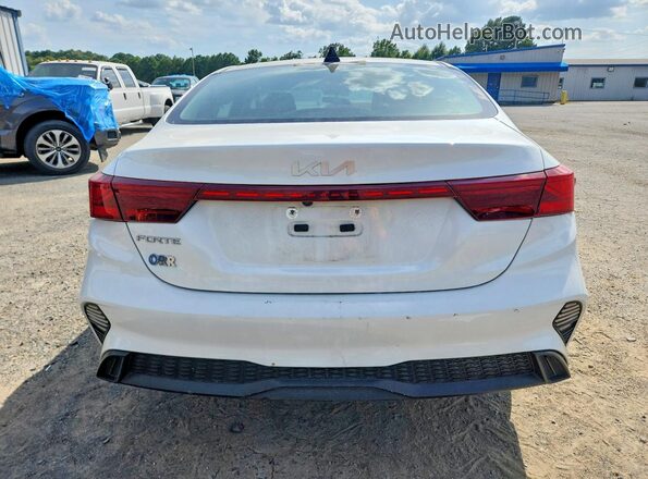 3KPF24AD8PE647003 2023 KIA FORTE White Вид ззаду