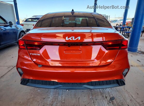 3KPF24AD9NE486092 2022 KIA FORTE Orange Vista trasera