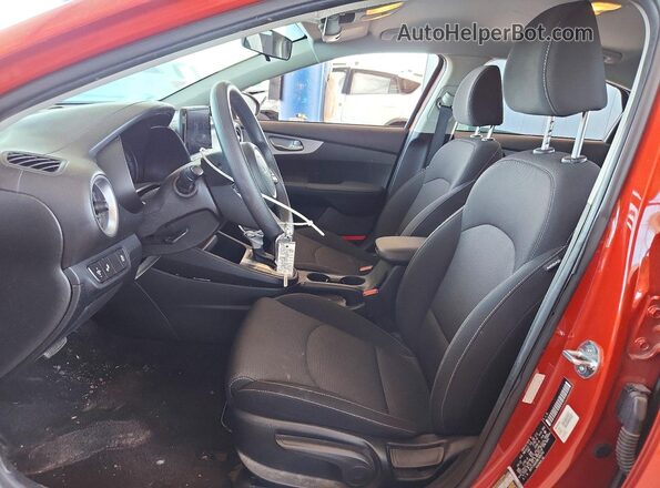 3KPF24AD9NE486092 2022 KIA FORTE Orange Vista interior delantera