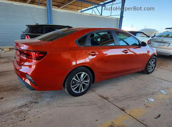 3KPF24AD9NE486092 2022 KIA FORTE Orange Trasero derecho