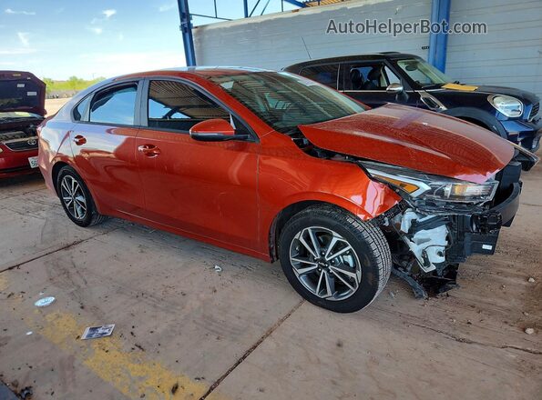 3KPF24AD9NE486092 2022 KIA FORTE Orange Delantero derecho
