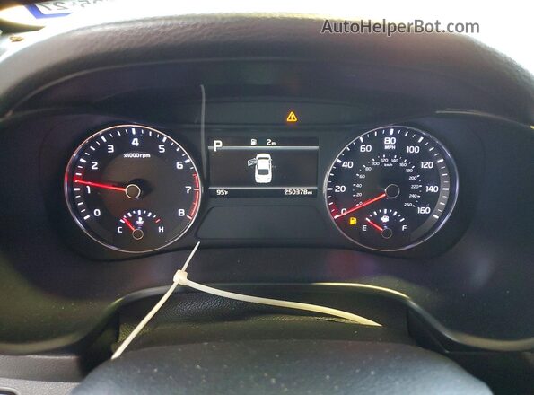 3KPF24AD9PE635250 2023 KIA FORTE Red Vista del cuadro de instrumentos