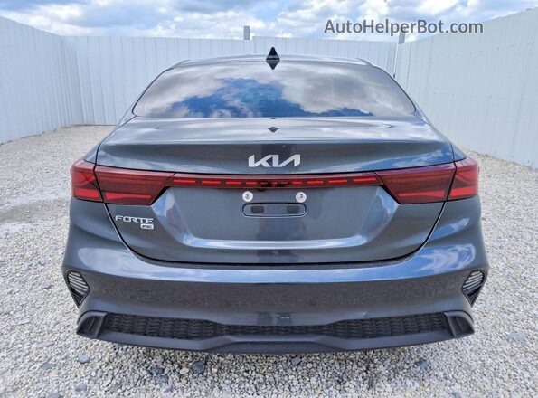 3KPF24AD9PE642859 2023 KIA FORTE Gray Widok z tyłu