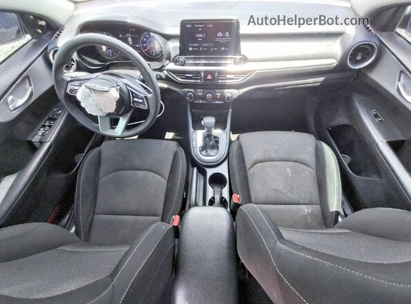 3KPF24AD9PE642859 2023 KIA FORTE Gray Widok deski rozdzielczej