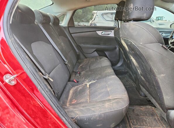 3KPF24AD9RE776578 2024 KIA FORTE Red Вид задніх сидінь
