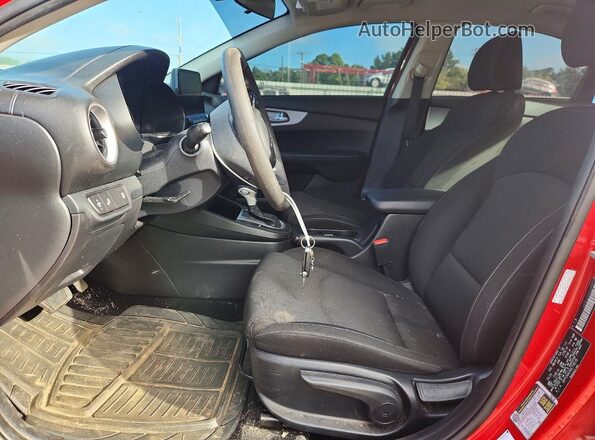 3KPF24AD9RE776578 2024 KIA FORTE Red Вид салону спереду