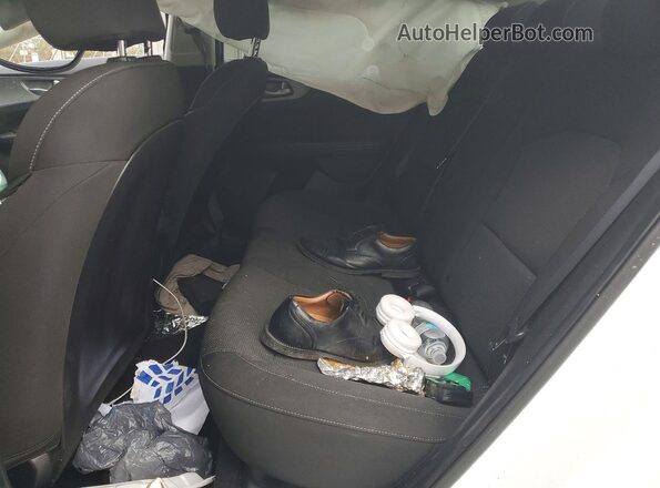 3KPF24ADXLE211747 2020 KIA FORTE White Вид задніх сидінь