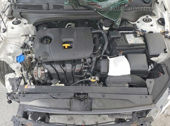 3KPF24ADXLE211747 2020 KIA FORTE White Вид задньої частини салону