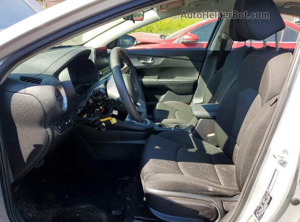 3KPF24ADXME386646 2021 KIA FORTE Silver Vista interior delantera