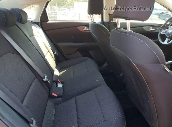 3KPF24ADXME386646 2021 KIA FORTE Silver Vista de los asientos traseros