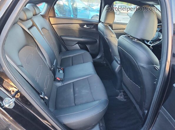 3KPF34AD1LE150169 2020 KIA FORTE Black უკანა სავარძლების ხედი