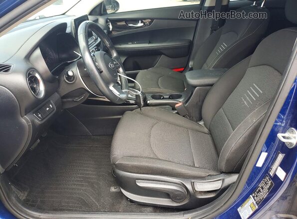 3KPF34AD3KE015306 2019 KIA FORTE Синий Вид салона спереди
