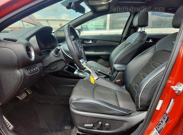 3KPF34AD4ME338864 2021 KIA FORTE Orange წინა სალონის ხედი