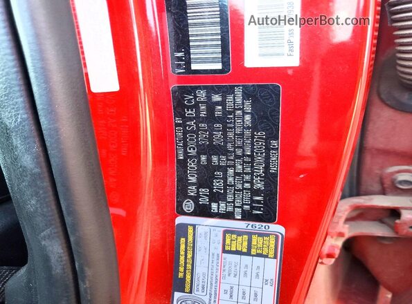 3KPF34ADXKE039716 2019 KIA FORTE Red Vista del compartimento del motor