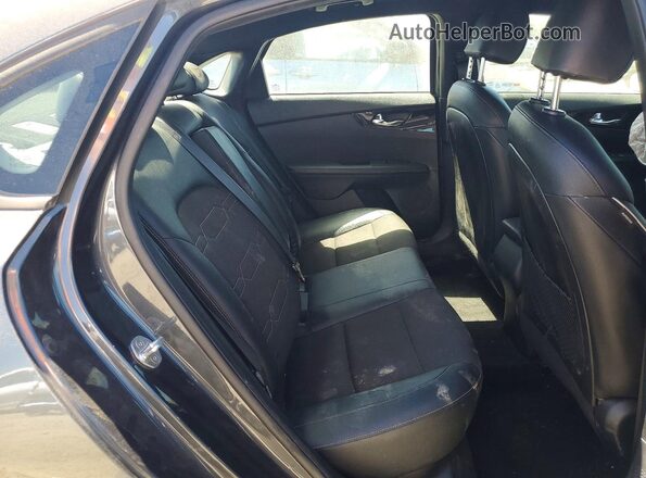 3KPF34ADXLE246639 2020 KIA FORTE Black Widok tylnych siedzeń