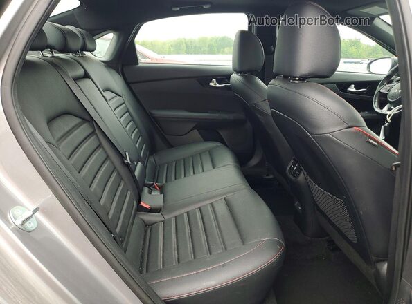 3KPF44AC7PE682469 2023 KIA FORTE Gray Rear seats view