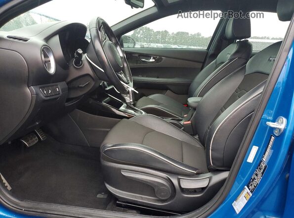3KPF54AD2NE455757 2022 KIA FORTE Синий Вид салона спереди
