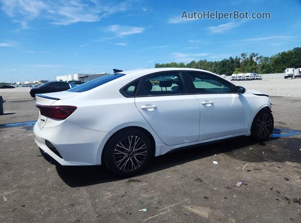 3KPF54AD2NE481162 2022 KIA FORTE Белый Задняя правая четверть