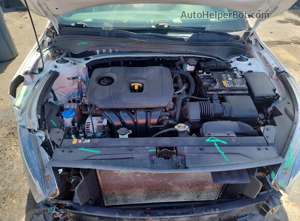 3KPF54AD2NE481162 2022 KIA FORTE Белый Вид задней части салона
