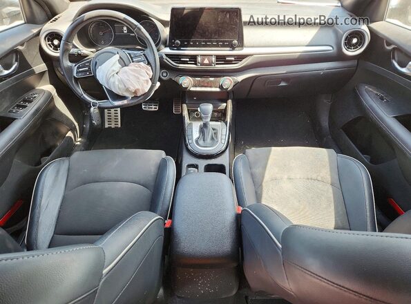 3KPF54AD2PE660126 2023 KIA FORTE Черный Вид панели приборов