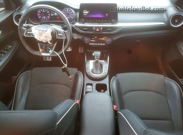 3KPF54AD2RE780818 2024 KIA FORTE Blue Widok deski rozdzielczej