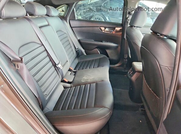 3KPF54AD3NE507719 2022 KIA FORTE Gray უკანა სავარძლების ხედი