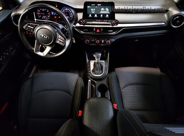 3KPF54AD7LE237052 2020 KIA FORTE Black Widok deski rozdzielczej