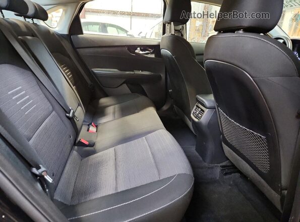 3KPF54AD7LE237052 2020 KIA FORTE Black Widok tylnych siedzeń