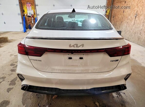 3KPF54AD7PE594561 2023 KIA FORTE White Widok z tyłu