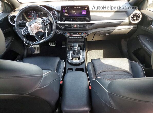 3KPF54AD8PE575047 2023 KIA FORTE White Dashboard view