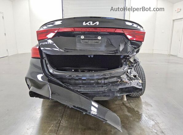 3KPF54AD9PE660947 2023 KIA FORTE Black Vista trasera