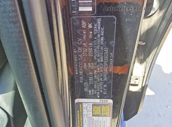 3KPF54AD9PE660947 2023 KIA FORTE Black Vista del compartimento del motor